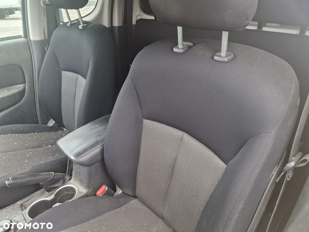 Mitsubishi L200 - 8