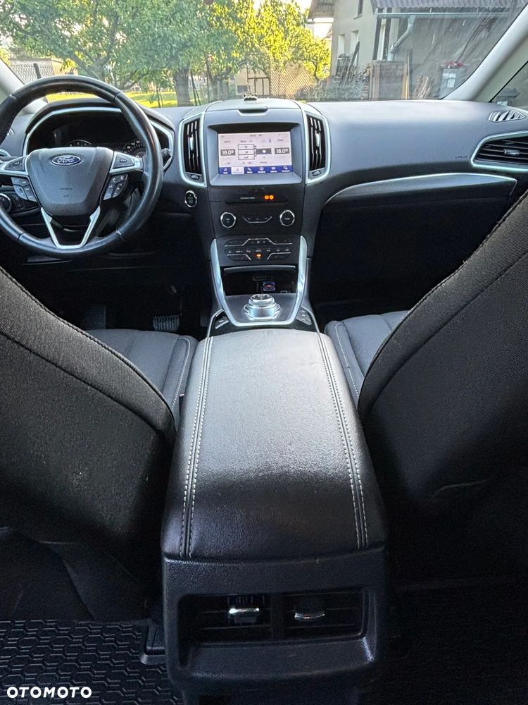 Ford S-Max - 9