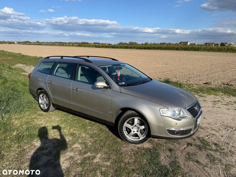 Volkswagen Passat ver-variant-2-0-turbo-fsi-comfortline - 2