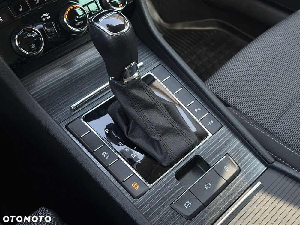 Skoda Superb 2.0 TSI Style DSG - 30