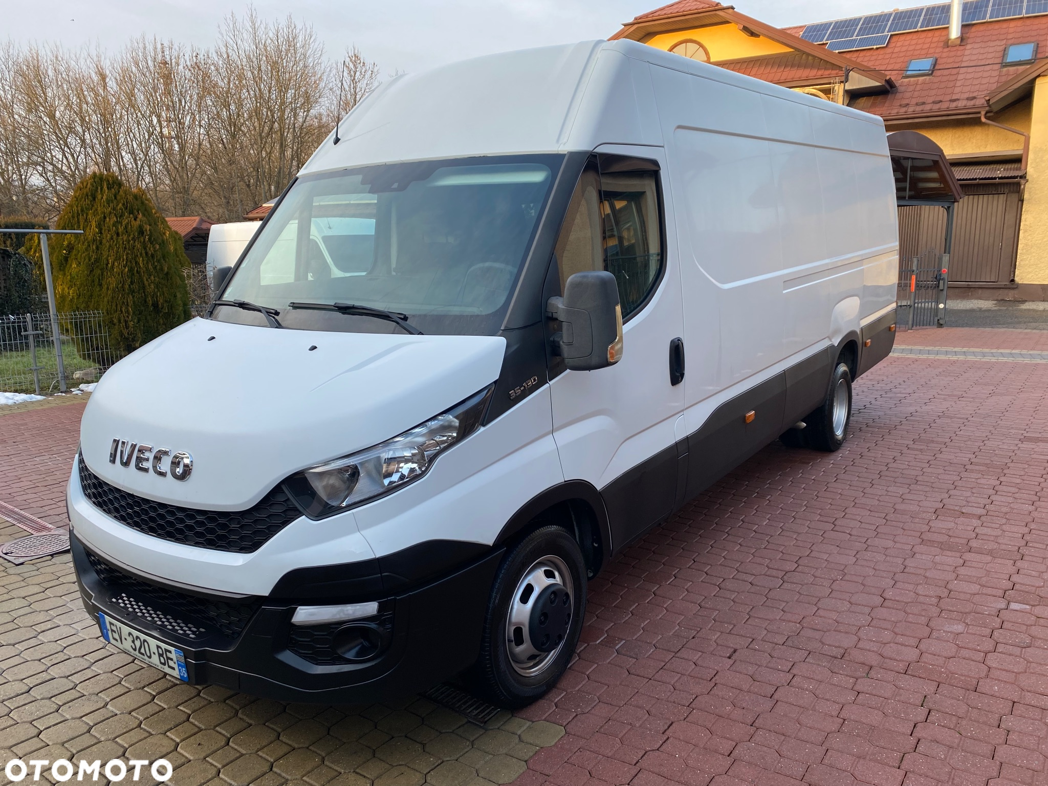 Iveco 35C13 bliźniaki  klimatronic MAXI DŁUGIE hak 3500 kg - 3