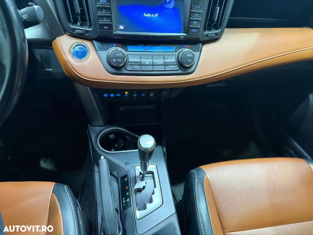 Toyota RAV4 2.5 VVT-i 4x4 Luxury - 24