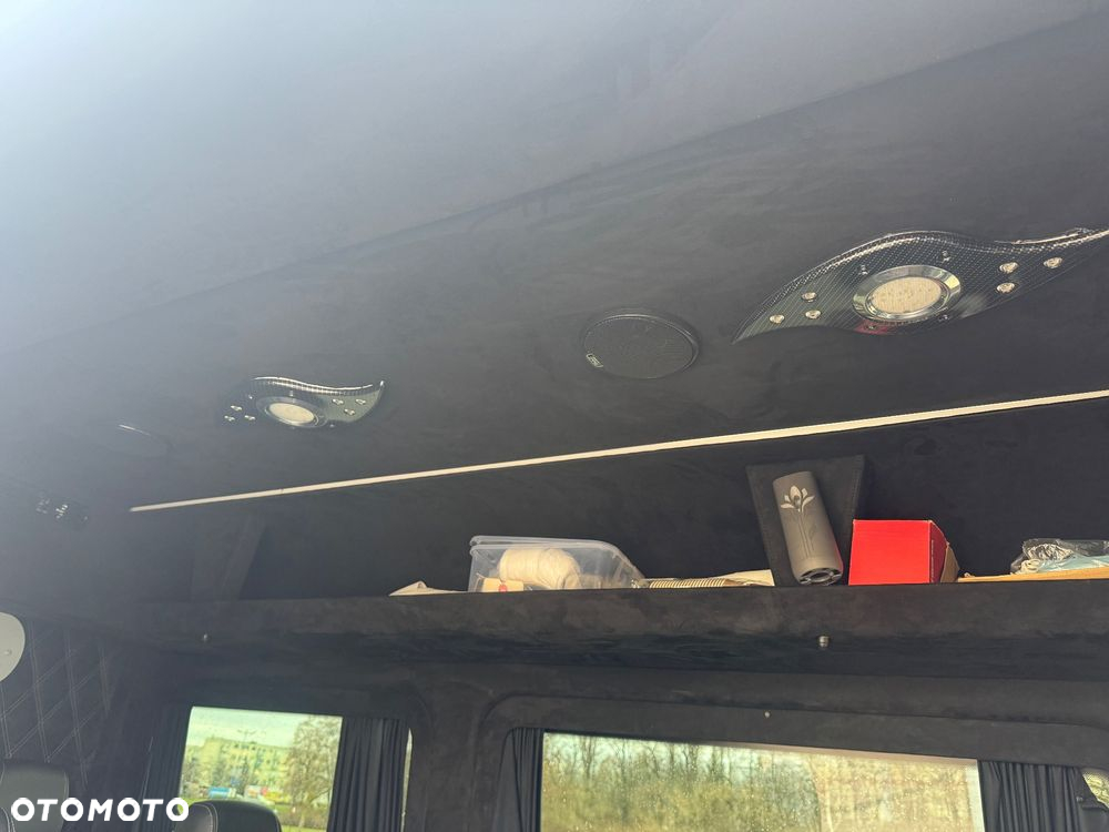 Mercedes-Benz Sprinter - 17