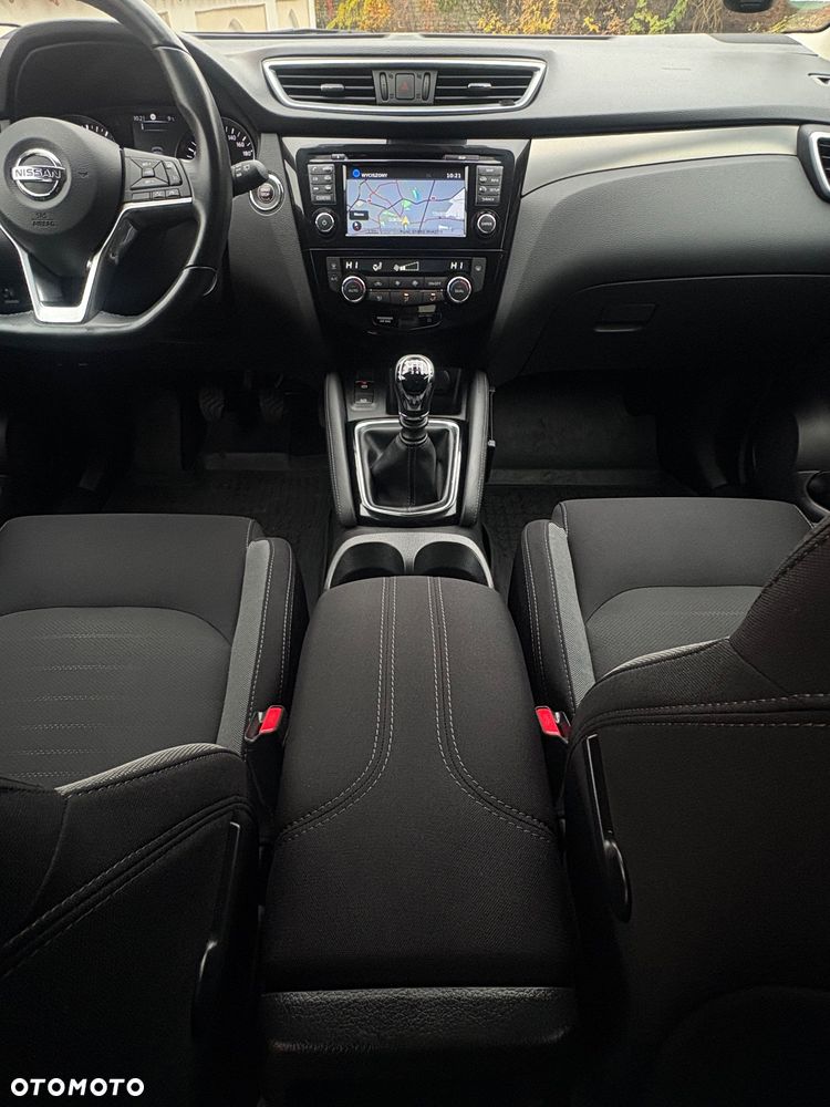 Nissan Qashqai 1.6 DIG-T N-Connecta - 24