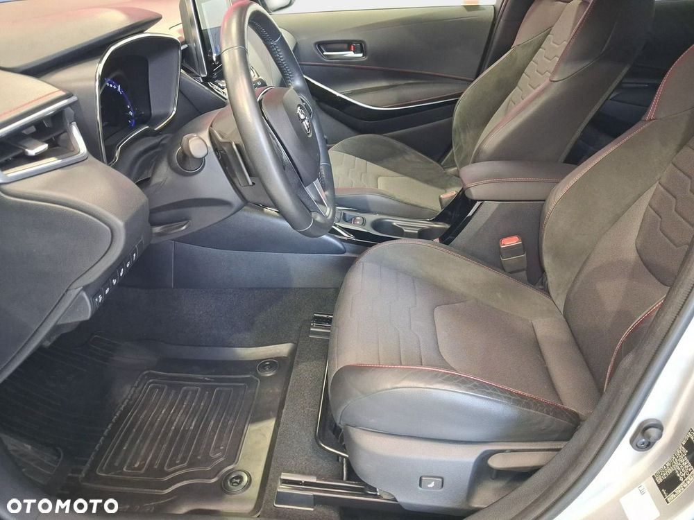 Toyota Corolla - 12
