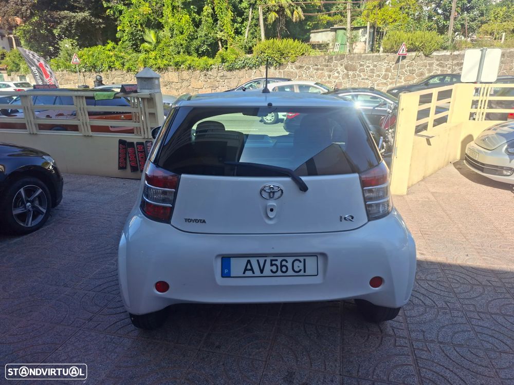 Toyota iQ 1.0 VVT-i 2 MultiDrive - 8
