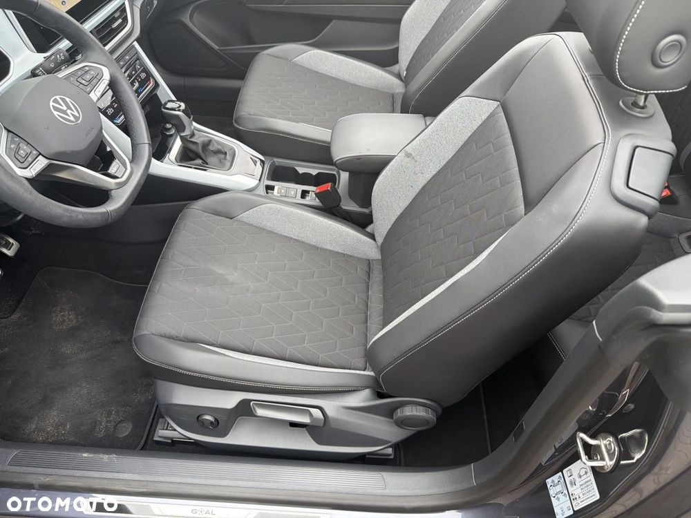 Volkswagen T-Roc - 13