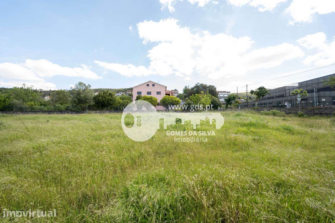 Terreno p/ construção com 115m de frente de estrada em Esporões - Grande imagem: 3/8