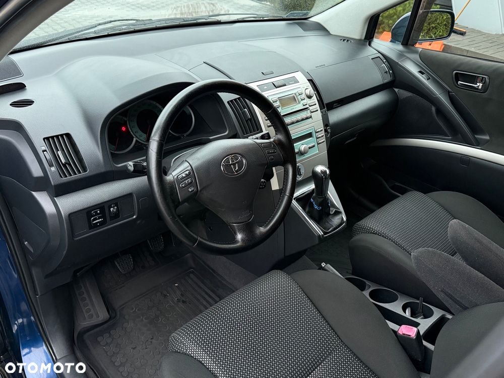 Toyota Corolla Verso - 12