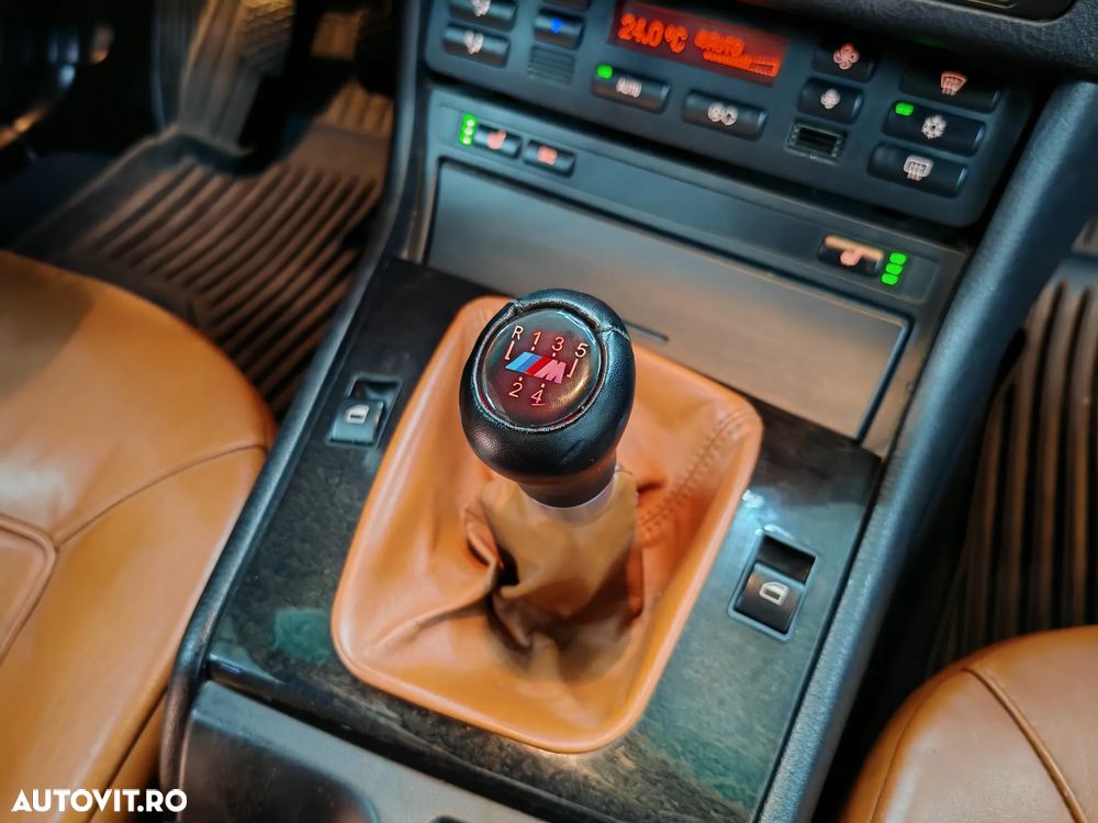 BMW Seria 3 318i Touring Edition Exclusive - 14