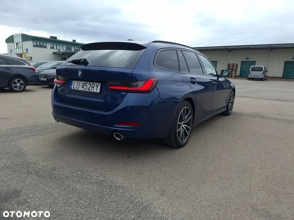 BMW 3 Series 2023 photo 4