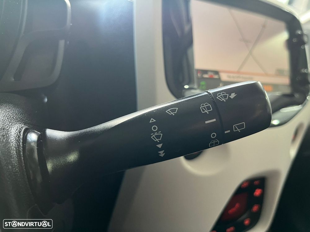 Peugeot 108 1.2 PureTech Top! Roland Garros - 32