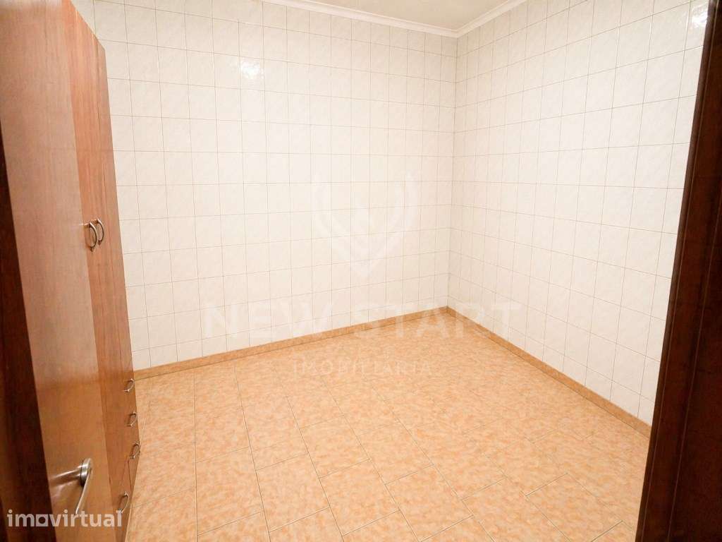 Moradia típica em Olhão com quintal e terraço na cobertura - Grande imagem: 3/15