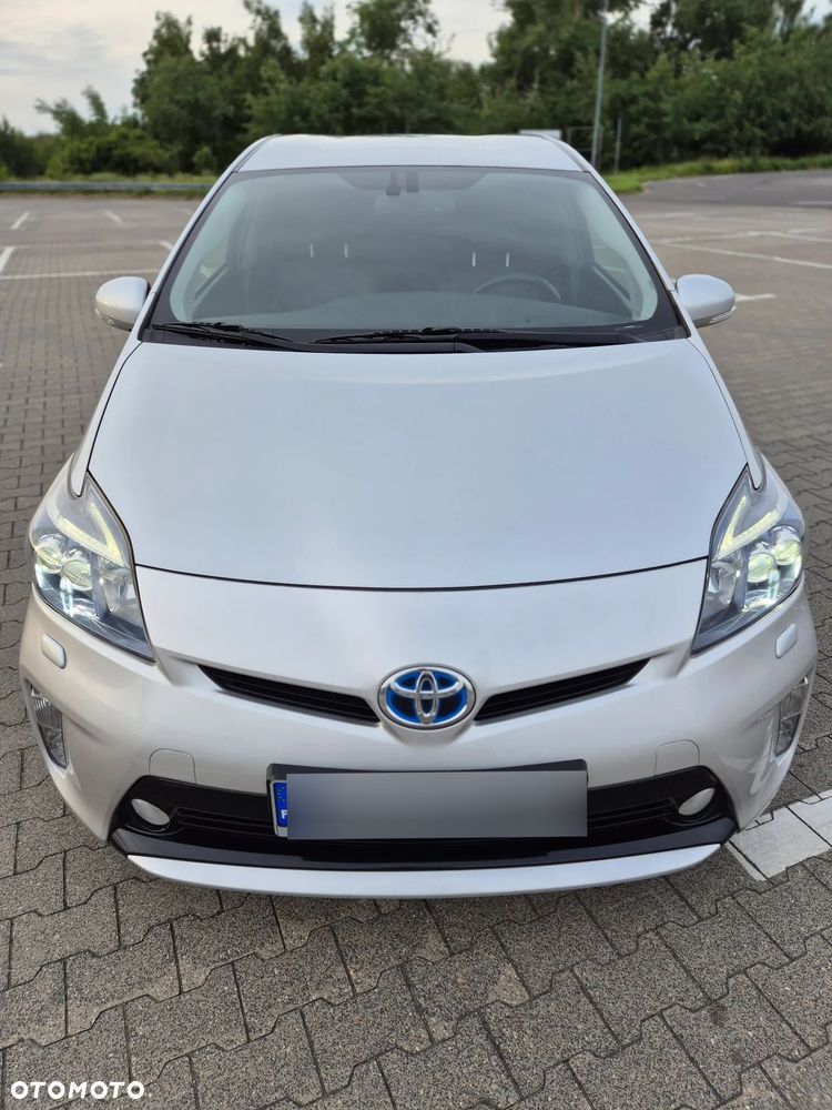 Toyota Prius 1.8 HSD Prestige - 2