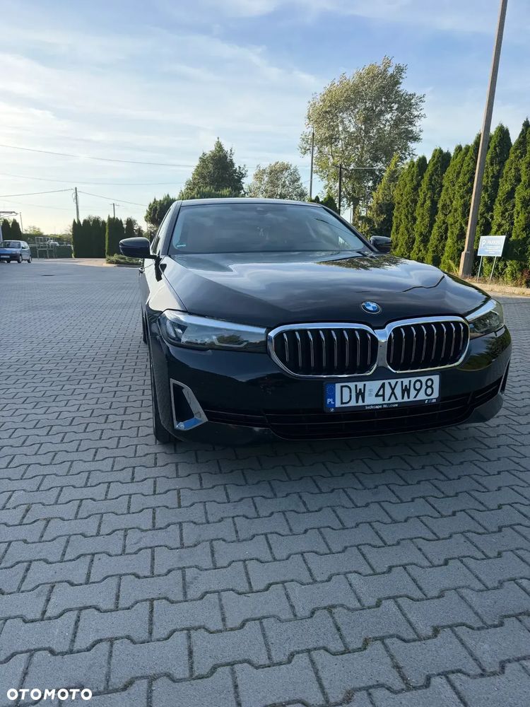 BMW Seria 5 2022 photo 2