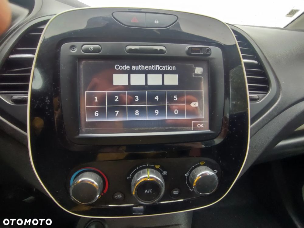 Renault Captur ENERGY TCe 120 EDC LIMITED - 16
