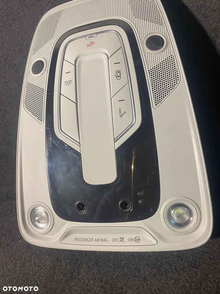 AUDI A4 B9 lampka podsufitki oświetlenie 8W0947135BQ - 2