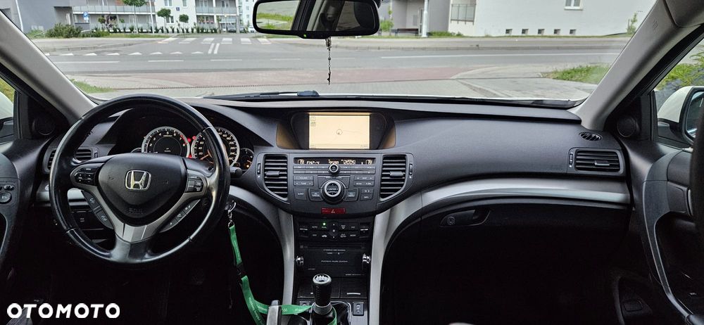 Honda Accord 2.0 Executive Nav - 9