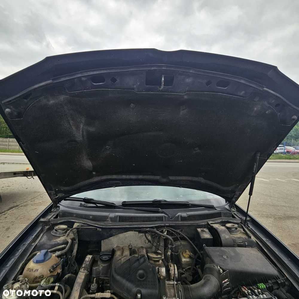 VOLKSWAGEN GOLF IV 1.9 SDI (1998r) 1,9 D 50 KW / 68 KM pojazd na części - 9