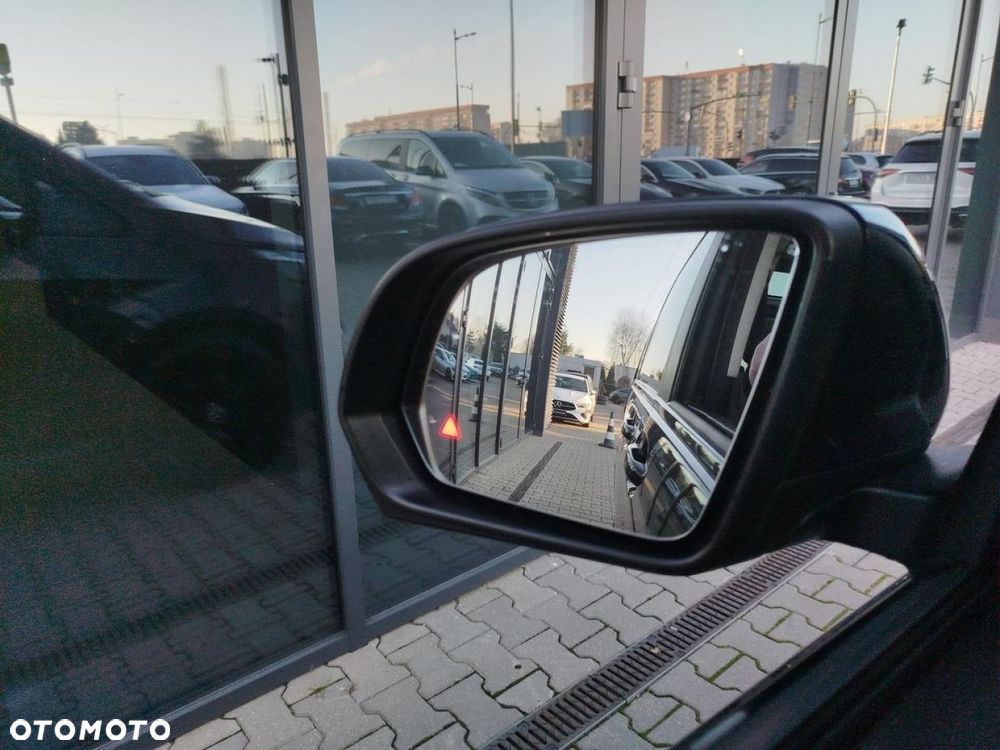 Mercedes-Benz Klasa V - 19