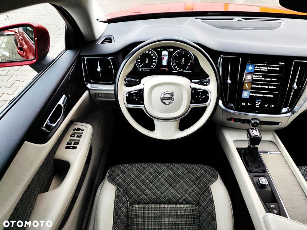 Volvo V60 Cross Country Pro D4 AWD - 20