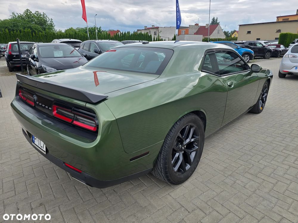 Dodge Challenger - 4