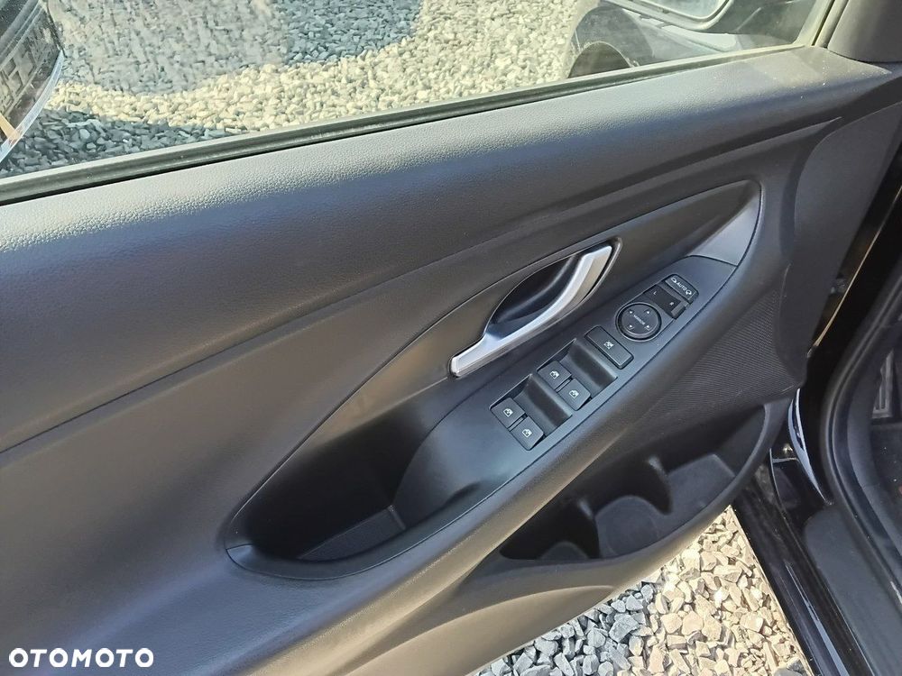 Hyundai i30 - 23
