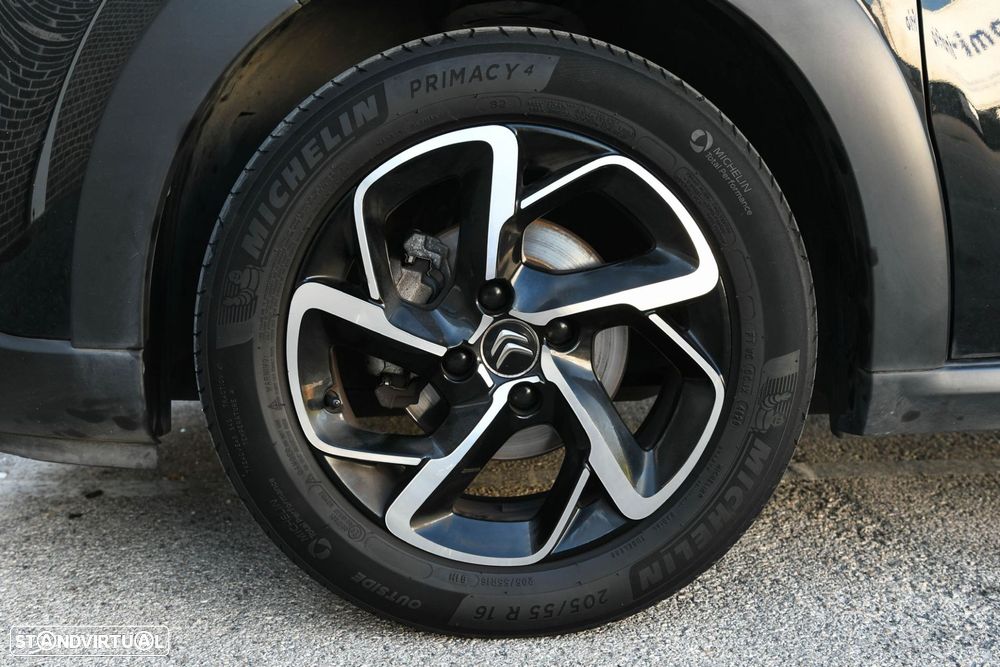 Citroën C3 1.2 PureTech Shine — fotografia 30