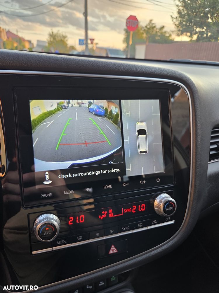 Mitsubishi Outlander - 40