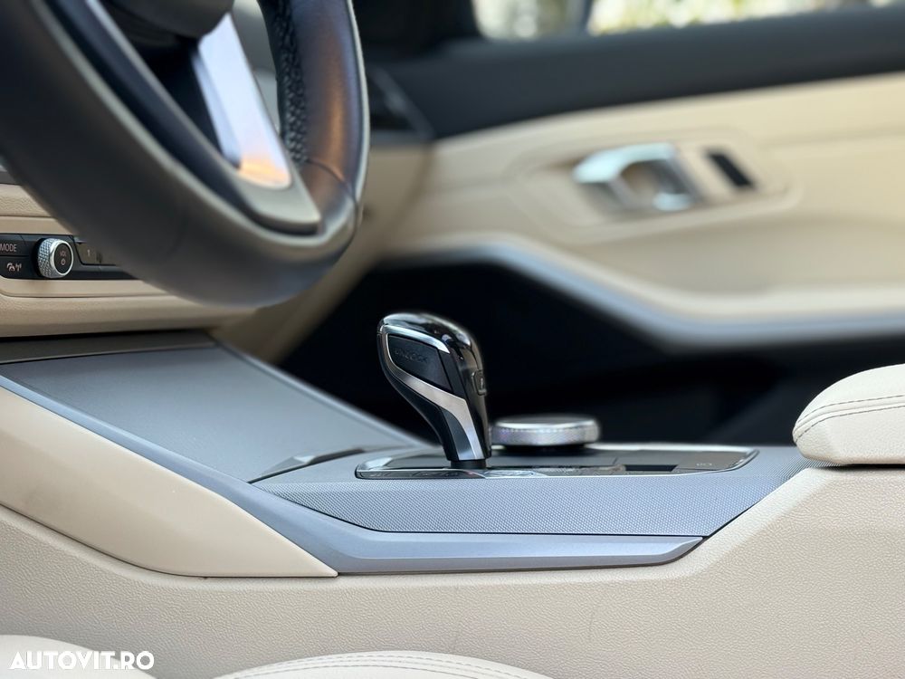 BMW Seria 3 320i AT - 20