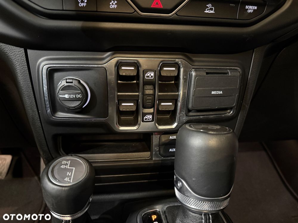 Jeep Wrangler Unlimited GME 2.0 Turbo Sahara - 24