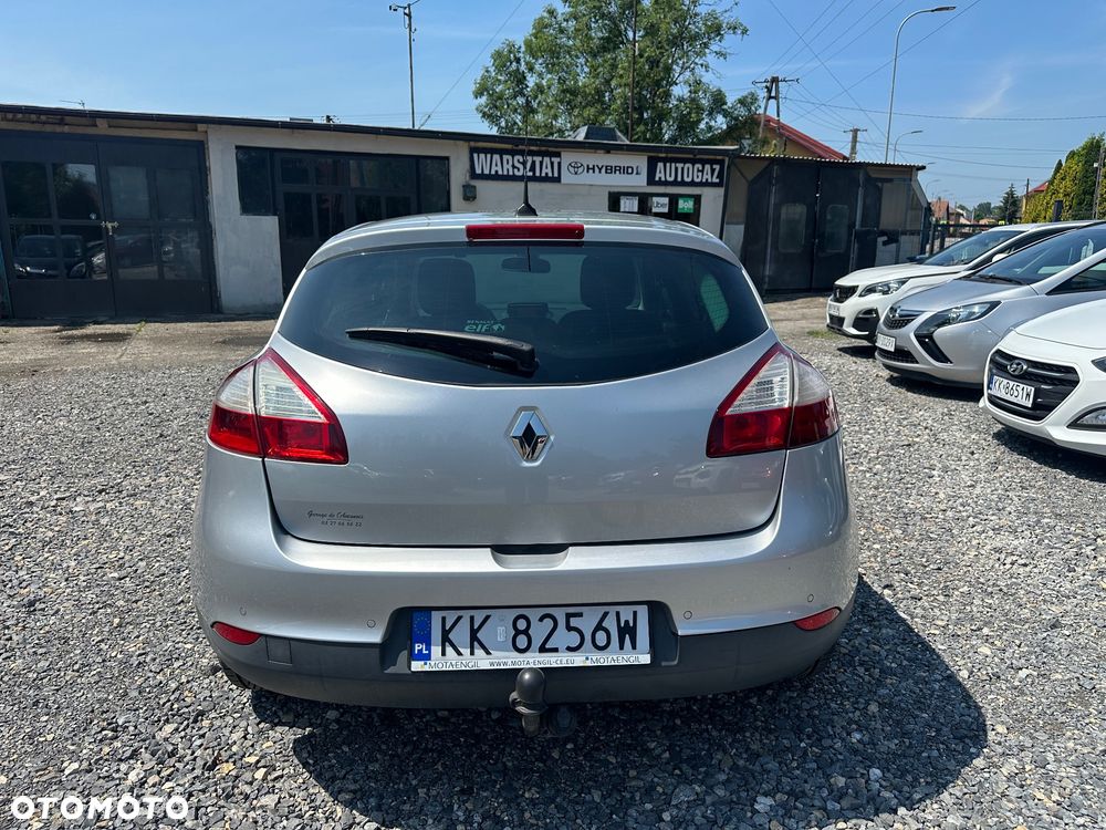 Renault Megane ENERGY TCe 130 Start & Stop Bose Edition - 4