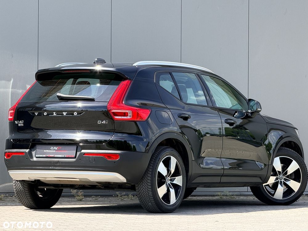 Volvo XC 40 D4 AWD Geartronic Momentum Pro - 36