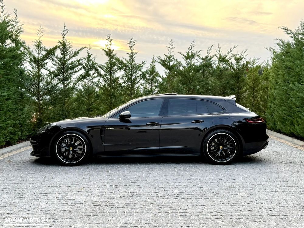 Porsche Panamera Sport Turismo 4 E-Hybrid Platinum Edition - 3