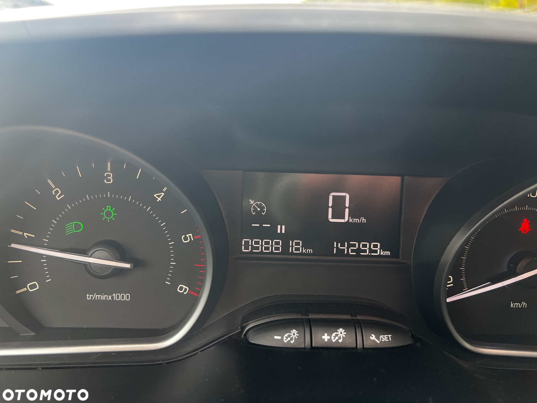 Peugeot 208 1.6 BlueHDi Active - 18