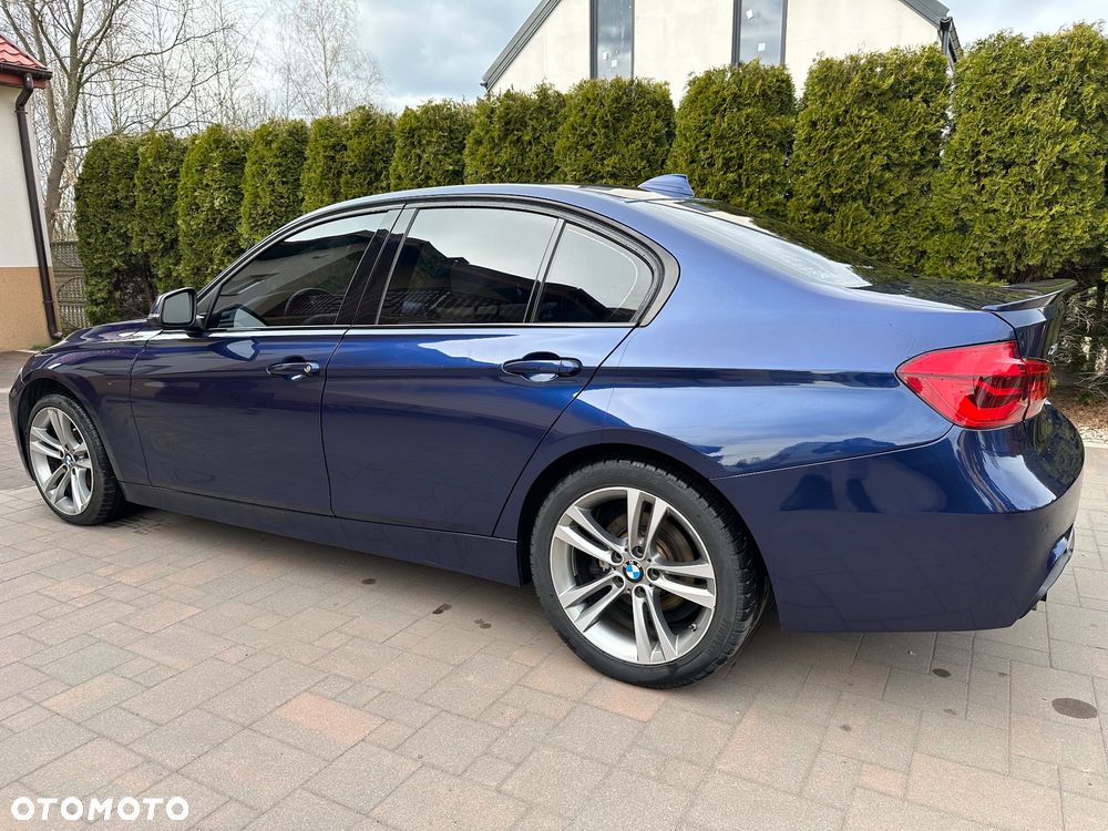 BMW Seria 3 328i Sport Line - 3