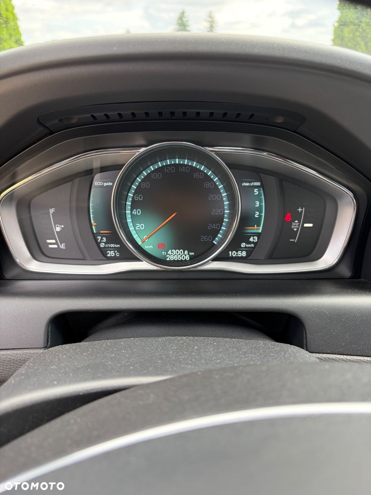 Volvo XC 60 D4 Drive-E Ocean Race - 16
