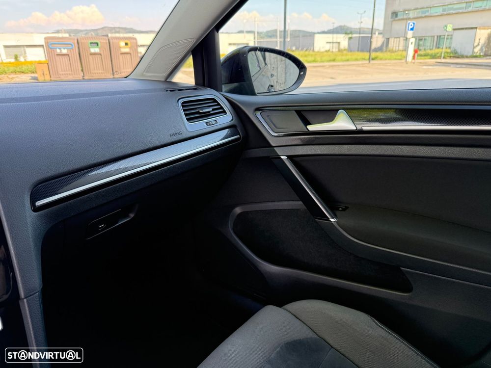 VW Golf 1.6 TDi Highline DSG - 19