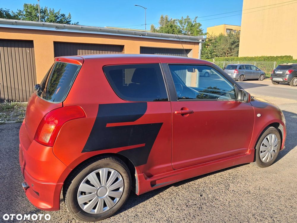Suzuki Swift - 4
