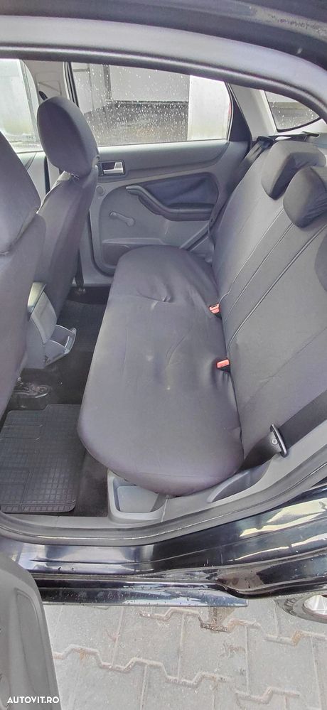 Ford Focus 2.0 Futura - 8