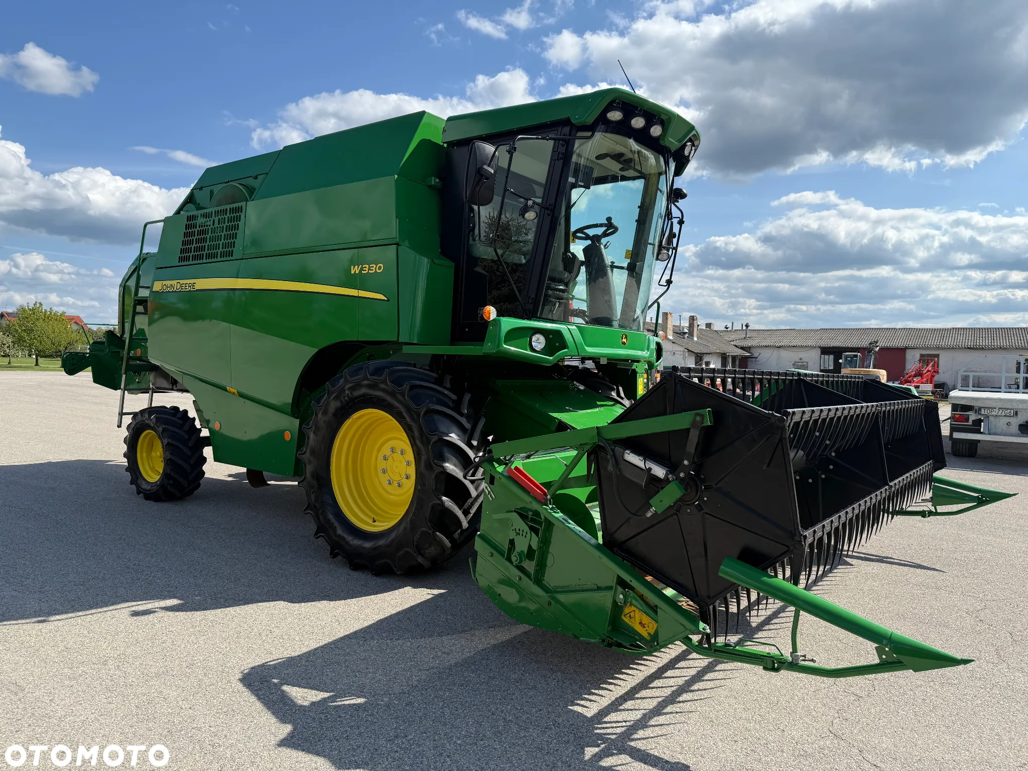 John Deere W 330 - 13