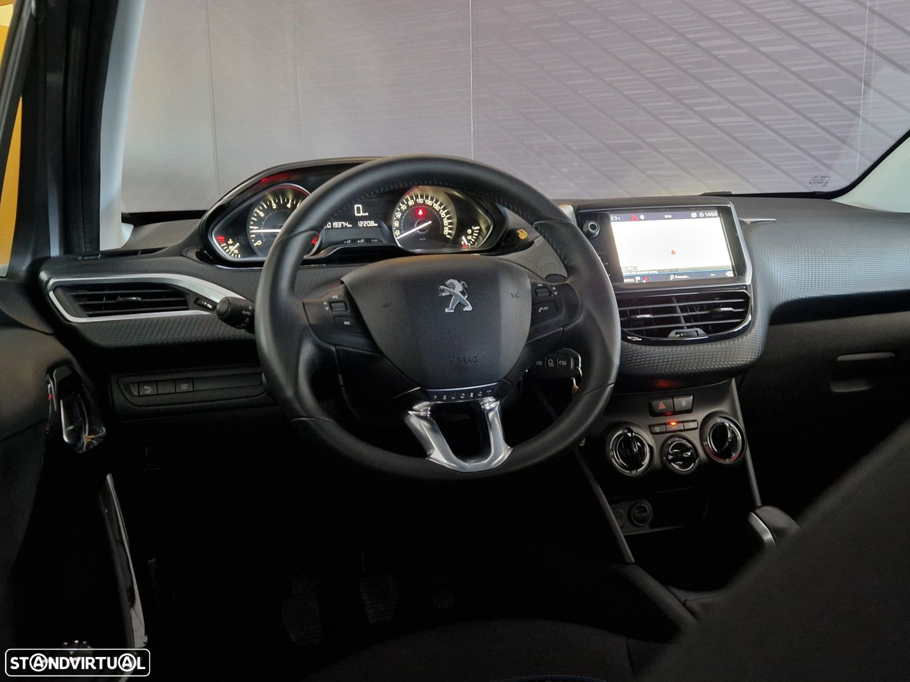Peugeot 208 1.2 PureTech Signature - 19