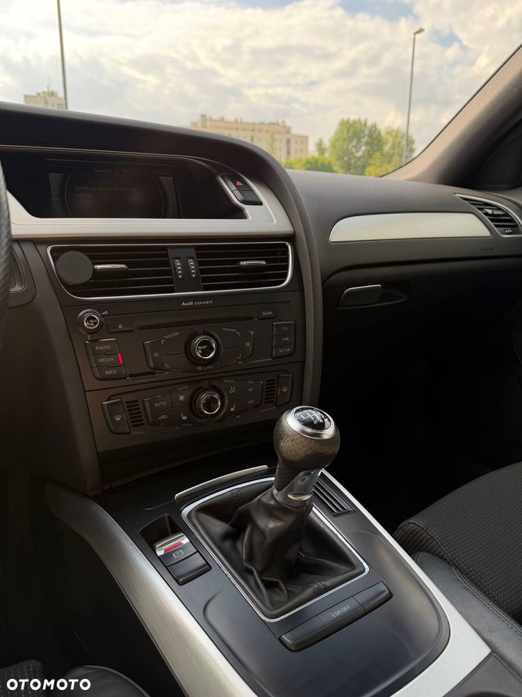Audi A4 Limousine - 12