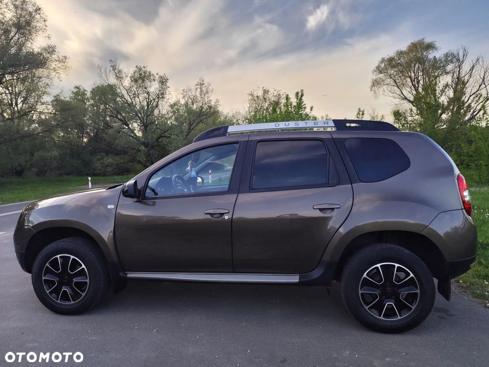 Dacia Duster 1.6 SCe Blackshadow S&S - 6