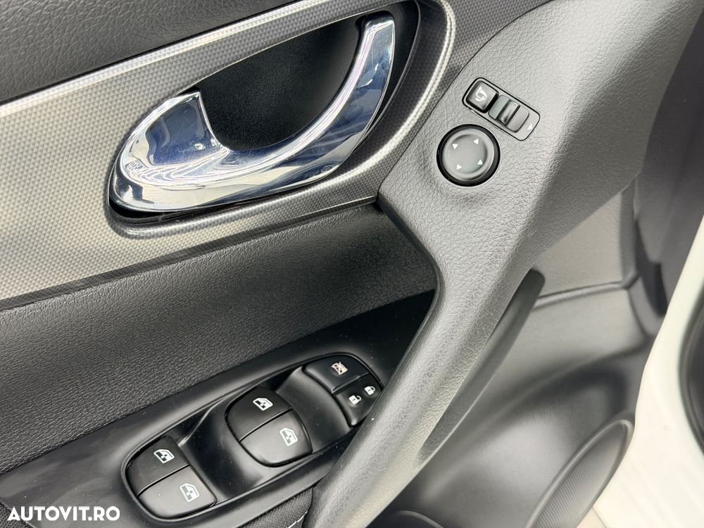 Nissan Qashqai 1.2 DIG-T Xtronic N-Vision - 13