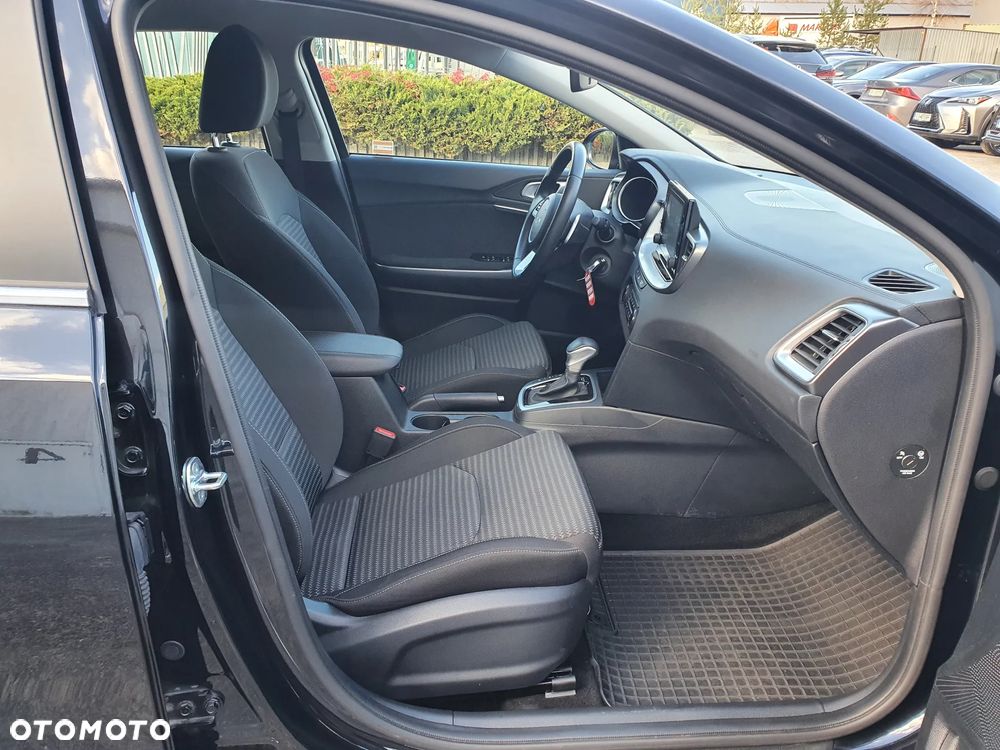 Kia Ceed - 24