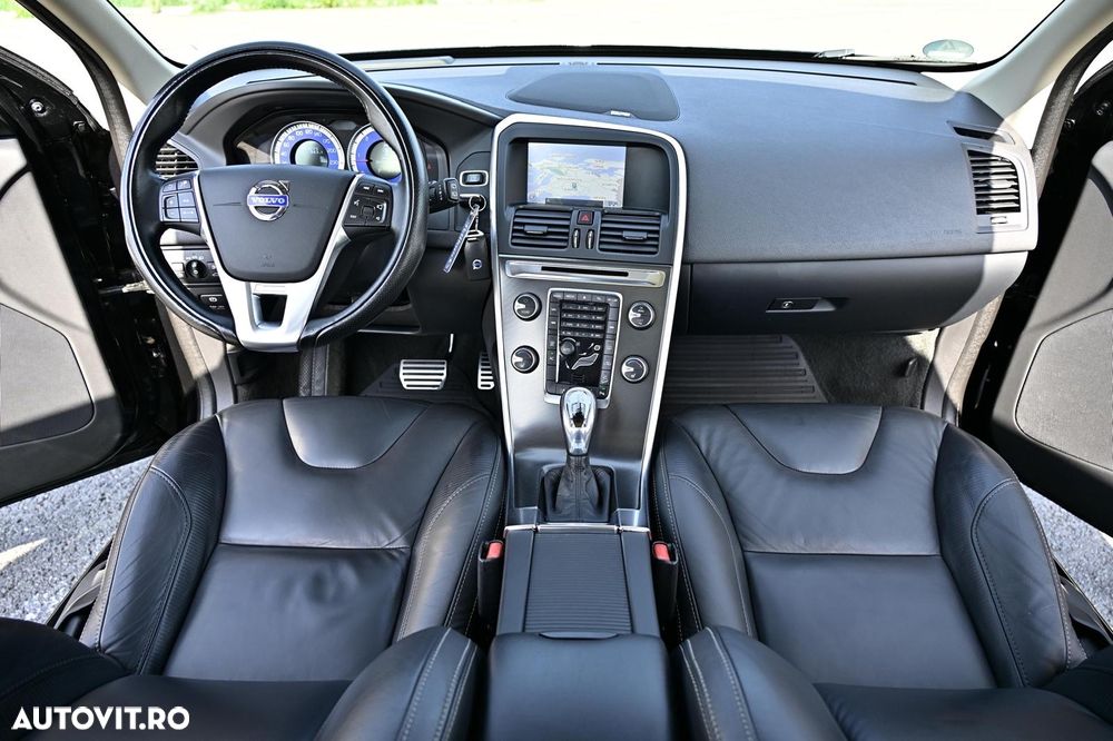 Volvo XC 60 D5 AWD Aut. RDesign - 17