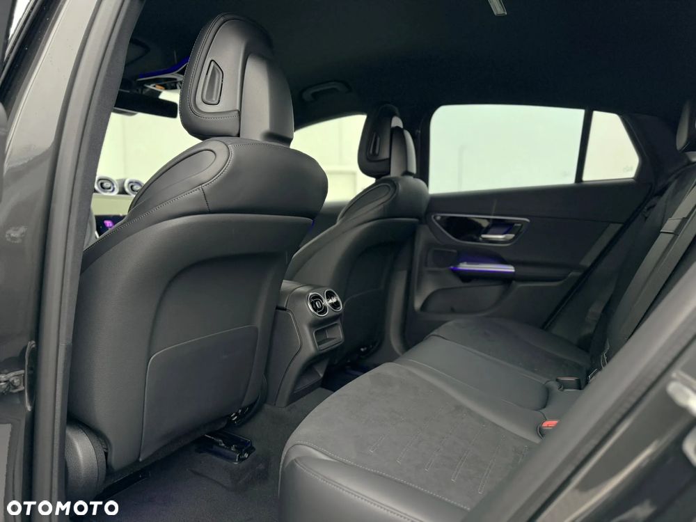 Mercedes-Benz GLC - 24