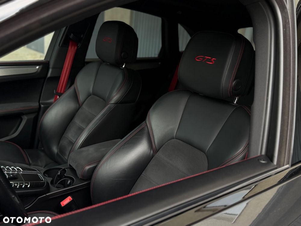 Porsche Macan GTS PDK - 25
