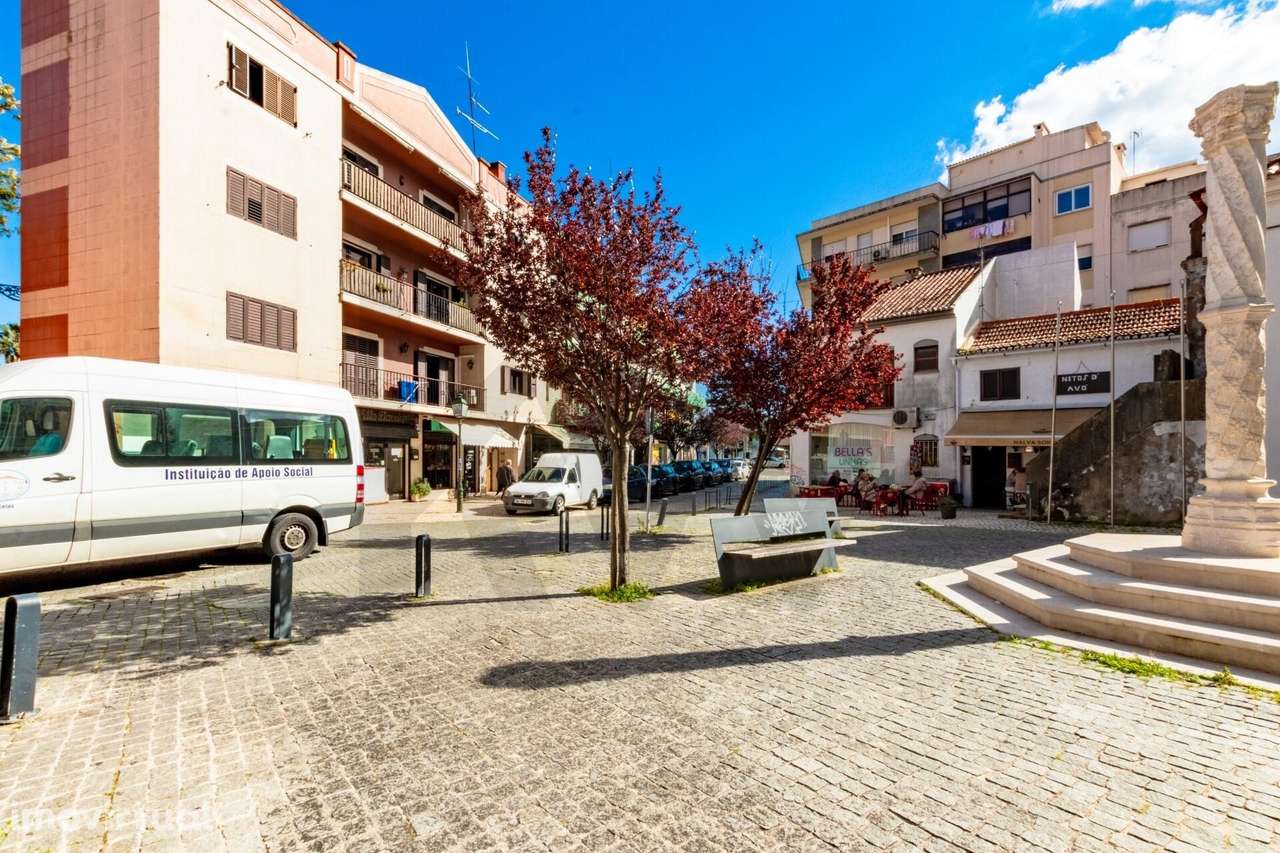 Espaço Comercial com 667 m2 para Arrendamento – Centro de Alverca - Grande imagem: 2/35